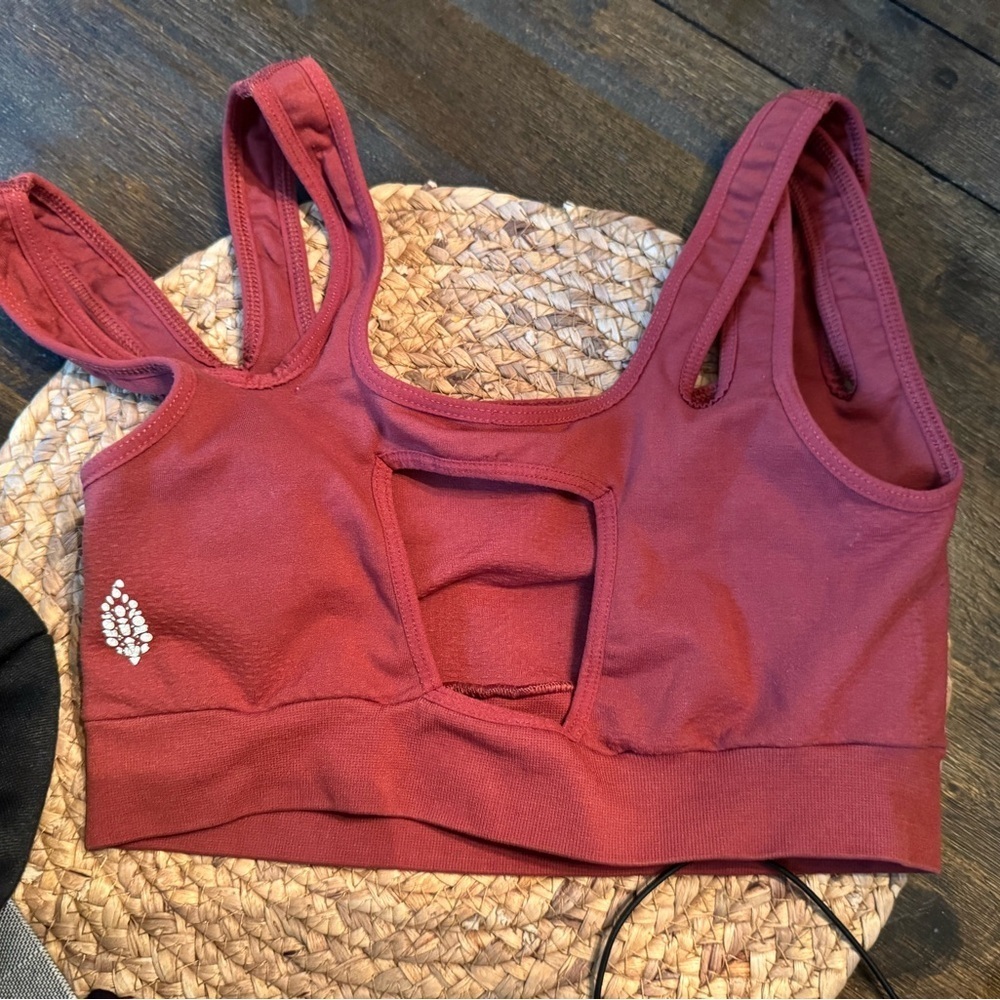 FP Movement - Every Single Time Double Strap Bra
Like new condition Mine is red - Picture 5 of 5